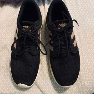 🌸adidas cloud foam shoes